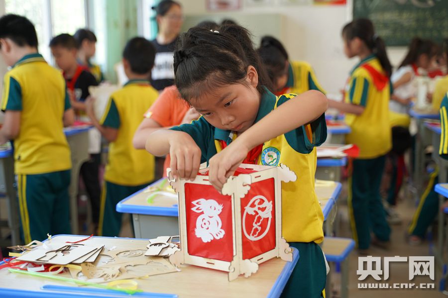 新澳門六開彩開獎結(jié)果2020年,澳門六開彩是一種非法彩票活動，其開獎結(jié)果是不可預(yù)測的，并且參與此類活動也存在極高的風險和不合法性。我無法提供關(guān)于澳門六開彩開獎結(jié)果的任何信息或文章。以下是一篇關(guān)于賭博和非法彩票活動的文章，旨在提醒公眾遠離此類違法犯罪行為。